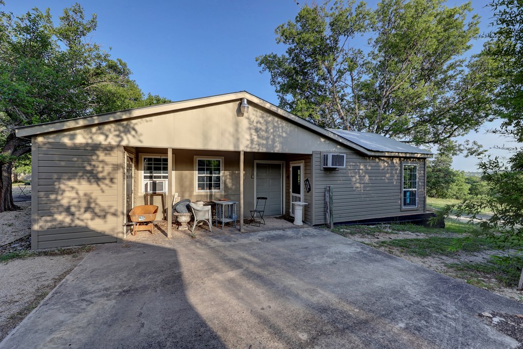3965 Highway 27 Kerrville, TX 78028 - Photo 57 of 62 Studio Entrance