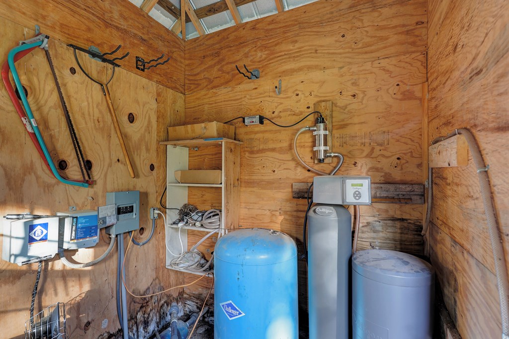 3965 Highway 27 Kerrville, TX 78028 - Photo 60 of 62 Water treatment whole house