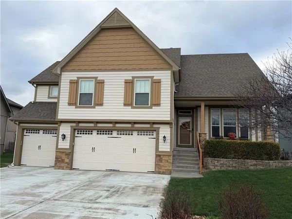 $469,950 | 1316 Northeast 107th Street, Kansas City, MO 64155