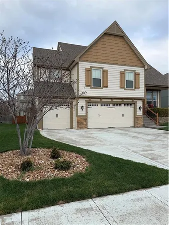 $469,950 | 1316 Northeast 107th Street, Kansas City, MO 64155