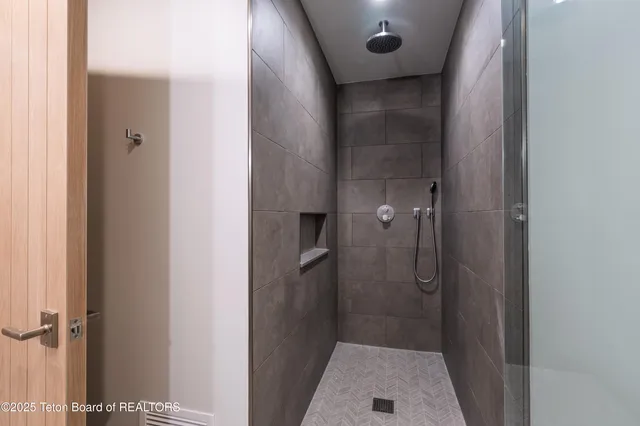 $1,375,000 | 165 Glenwood Street, Unit 22, Jackson, WY 83001