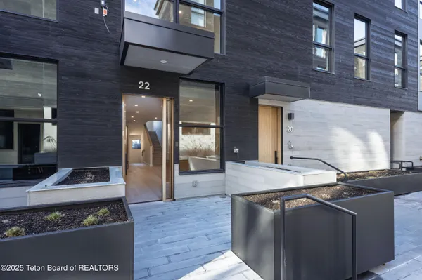 $1,375,000 | 165 Glenwood Street, Unit 22, Jackson, WY 83001