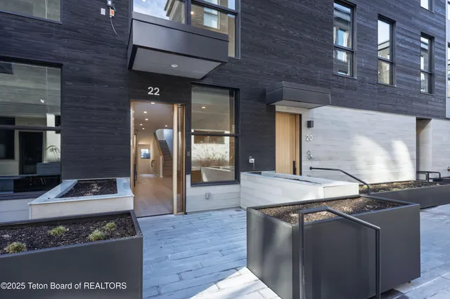 $1,375,000 | 165 Glenwood Street, Unit 22, Jackson, WY 83001