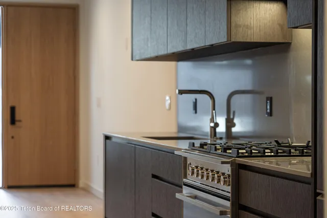 $1,375,000 | 165 Glenwood Street, Unit 22, Jackson, WY 83001