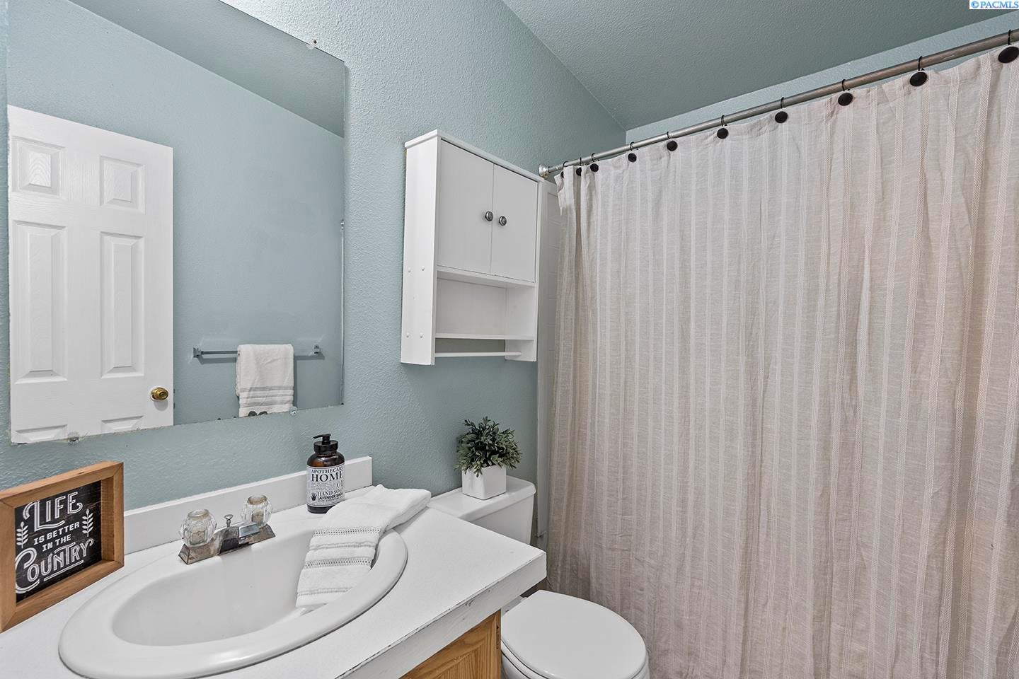 30505 South Finley Road Kennewick, WA 99337 - Photo 10 of 19 Gallery Image 10