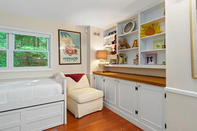 $1,070,000 | 50 Drachenfels Road, North Conway, NH 03860