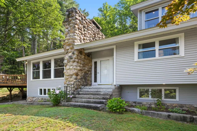 $1,070,000 | 50 Drachenfels Road, North Conway, NH 03860
