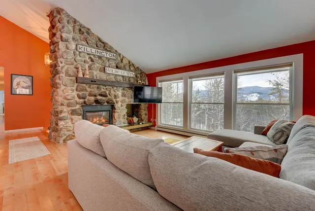 $1,070,000 | 50 Drachenfels Road, North Conway, NH 03860