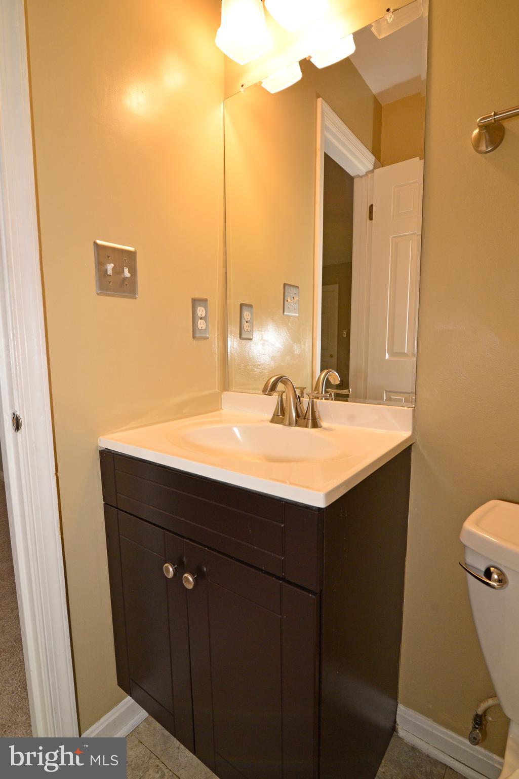 11539 Pine Cone Court Reston, VA 20191 - Photo 22 of 36 Owners Bath