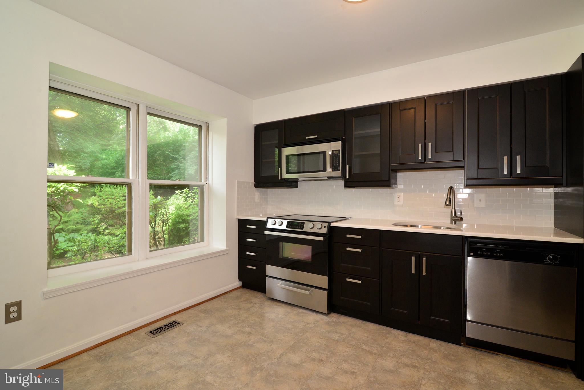 11539 Pine Cone Court Reston, VA 20191 - Photo 4 of 36 Kitchen
