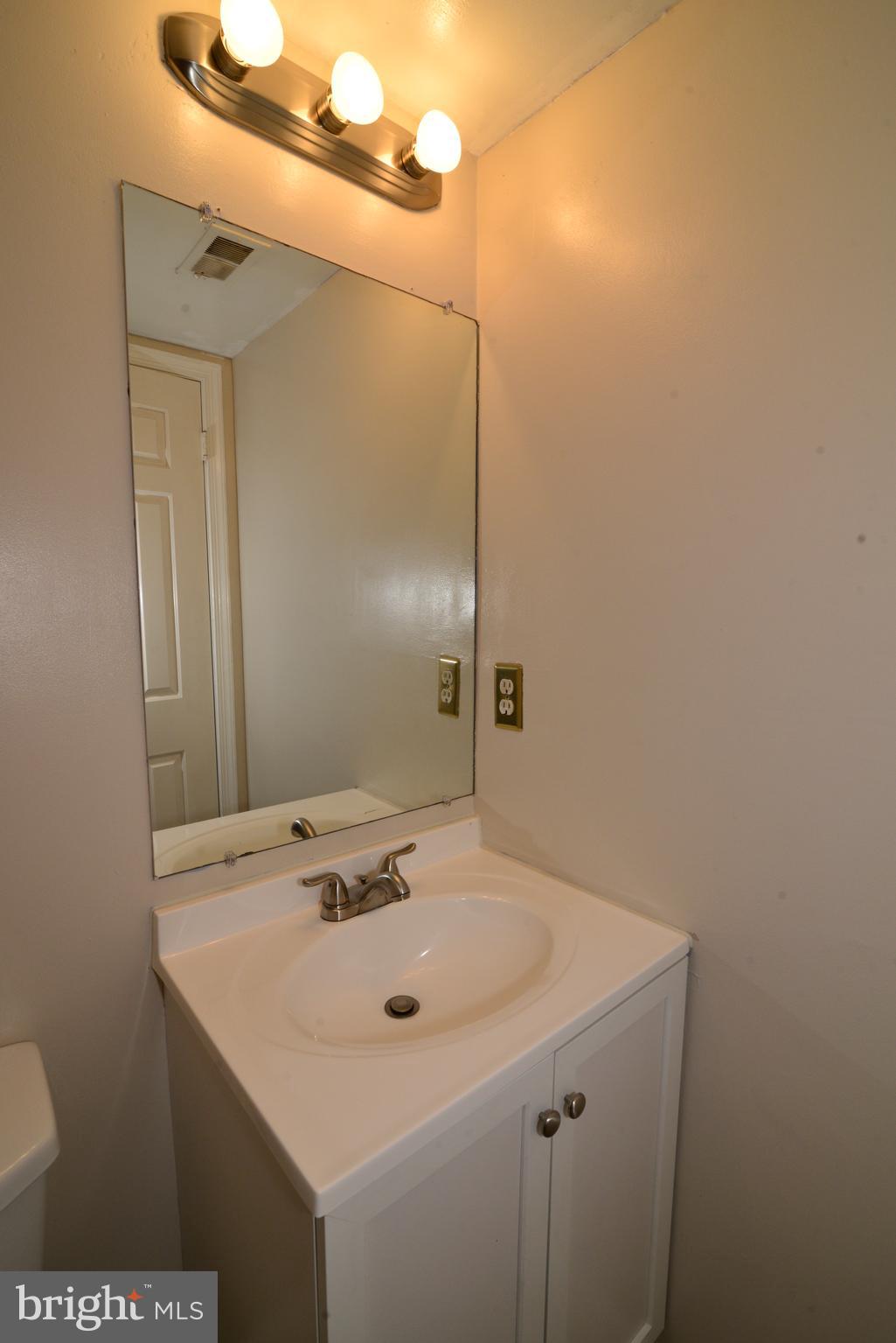 11539 Pine Cone Court Reston, VA 20191 - Photo 33 of 36 Lower Powder Room