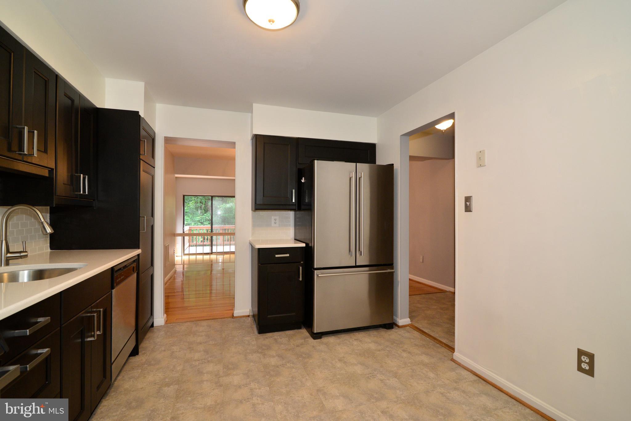 11539 Pine Cone Court Reston, VA 20191 - Photo 6 of 36 Kitchen