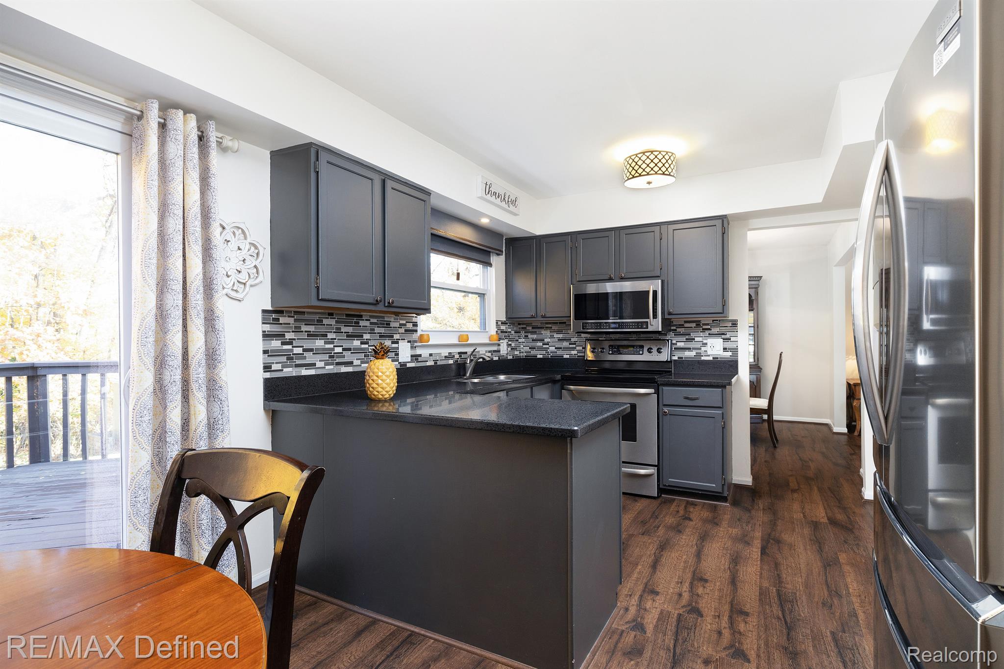 499 Whitney Drive Rochester, MI 48307 - Photo 9 of 43 Gallery Image 9