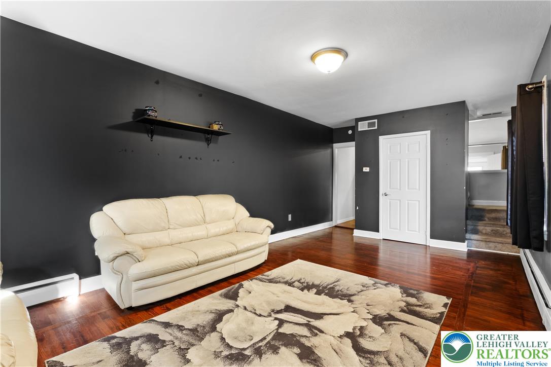 815 Ridge Street West Easton, PA 18042 - Photo 8 of 31 Gallery Image 8
