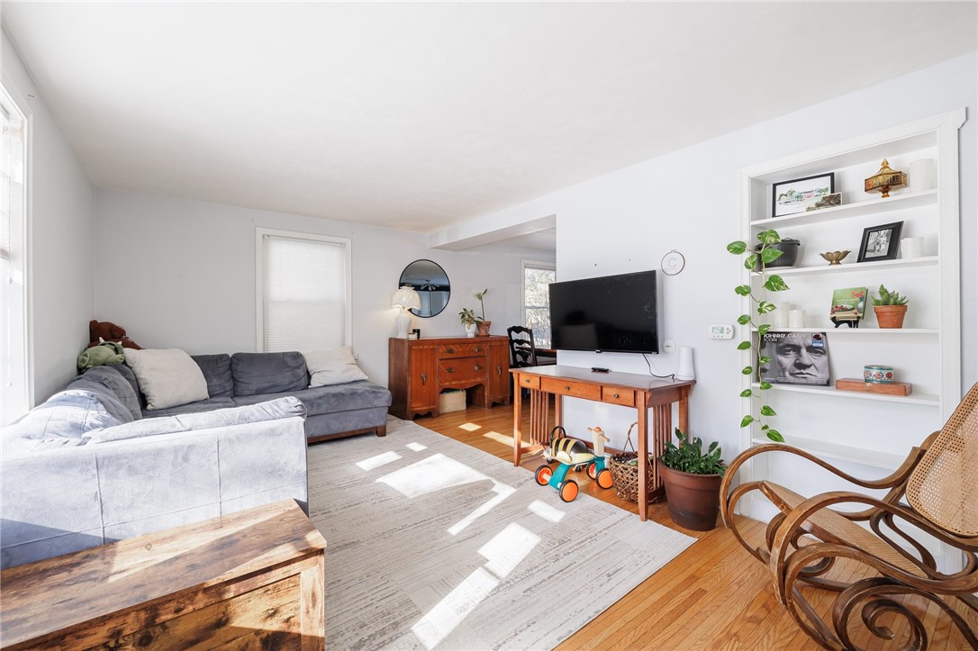 206 Farmington Road Rochester, NY 14609 - Photo 2 of 19