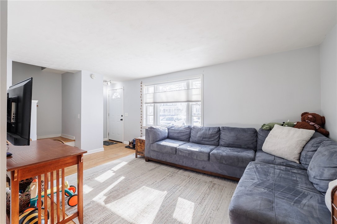 206 Farmington Road Rochester, NY 14609 - Photo 3 of 19