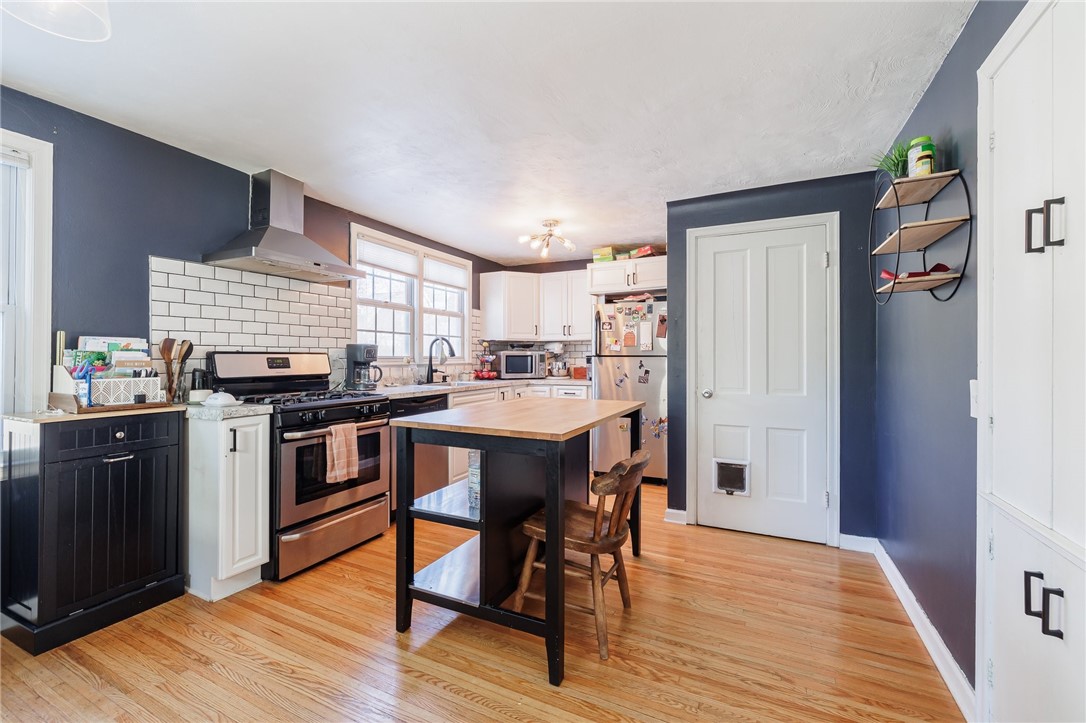 206 Farmington Road Rochester, NY 14609 - Photo 4 of 19