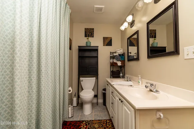 $689,500 | 103 Trenor Lane, Powells Point, NC 27966