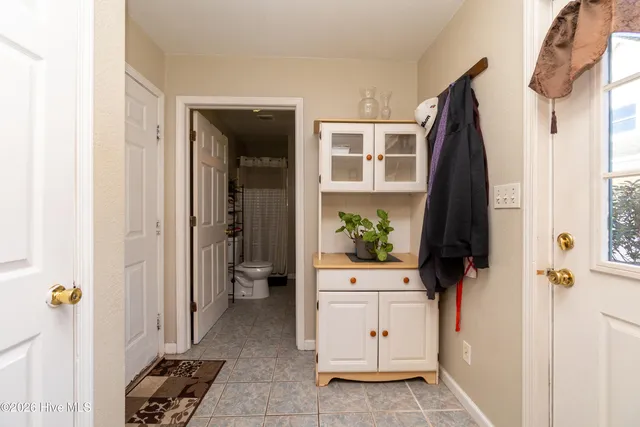 $689,500 | 103 Trenor Lane, Powells Point, NC 27966