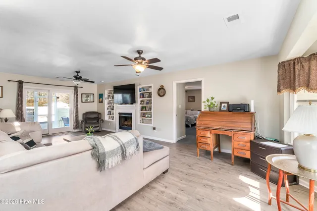 $689,500 | 103 Trenor Lane, Powells Point, NC 27966