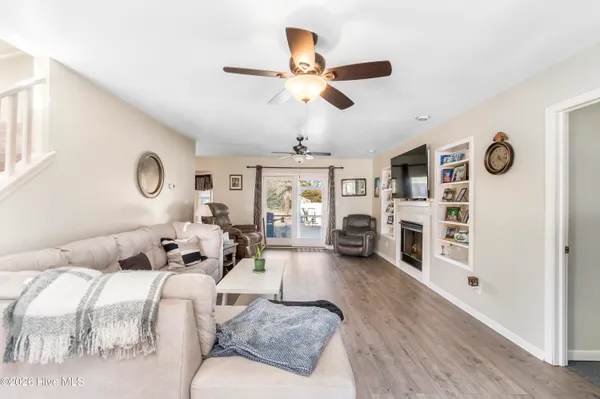 $669,900 | 103 Trenor Lane, Powells Point, NC 27966