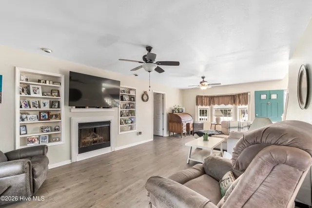 $689,500 | 103 Trenor Lane, Powells Point, NC 27966