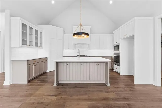 $614,900 | 7719 Northeast 103rd Terrace, Kansas City, MO 64157