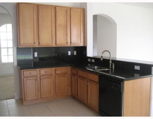 8880 Chestnut Ridge Way Boynton Beach, FL 33473 - Photo 6 of 11 Kitchen