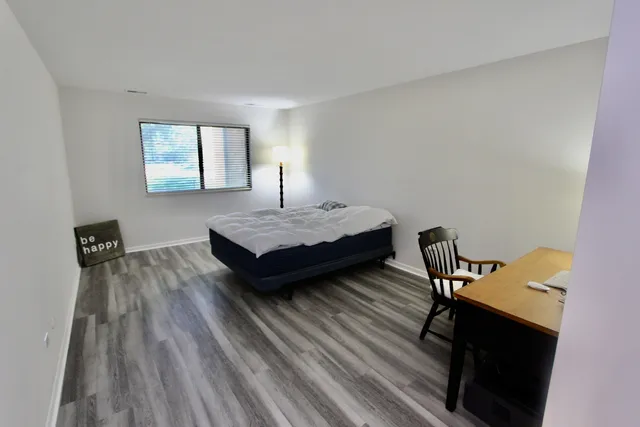 $257,000 | 10 Old Oak Drive, Unit 103, Buffalo Grove, IL 60089