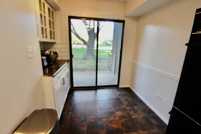 $257,000 | 10 Old Oak Drive, Unit 103, Buffalo Grove, IL 60089