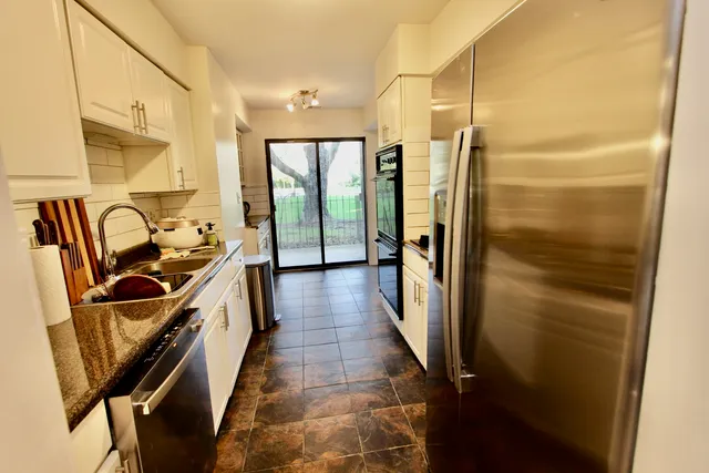 $257,000 | 10 Old Oak Drive, Unit 103, Buffalo Grove, IL 60089