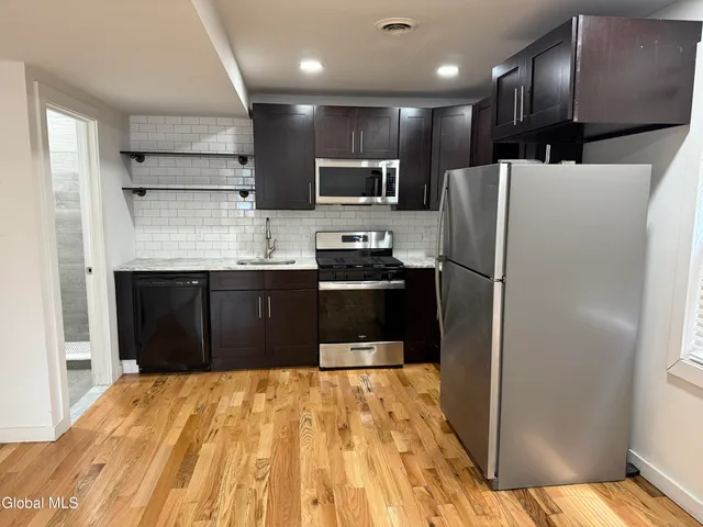 $1,450 | 479 2nd Street, Unit 1, Troy, NY 12180