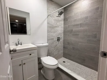 $1,450 | 479 2nd Street, Unit 1, Troy, NY 12180