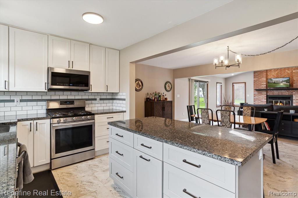 40409 Oak Tree Novi, MI 48375 - Photo 15 of 47 Gallery Image 15