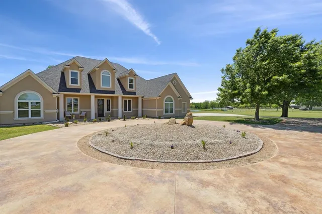 $2,496,000 | 626 Scoggins Road, Tioga, TX 76271