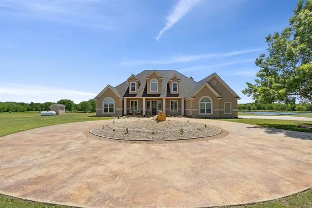 $2,496,000 | 626 Scoggins Road, Tioga, TX 76271