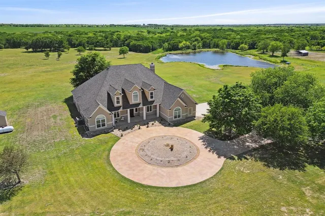 $2,496,000 | 626 Scoggins Road, Tioga, TX 76271