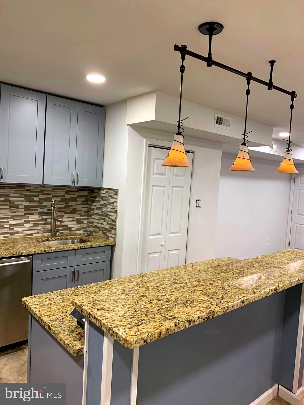 12140 Rambler Road Philadelphia, PA 19154 - Photo 5 of 14 Kitchen island lighting