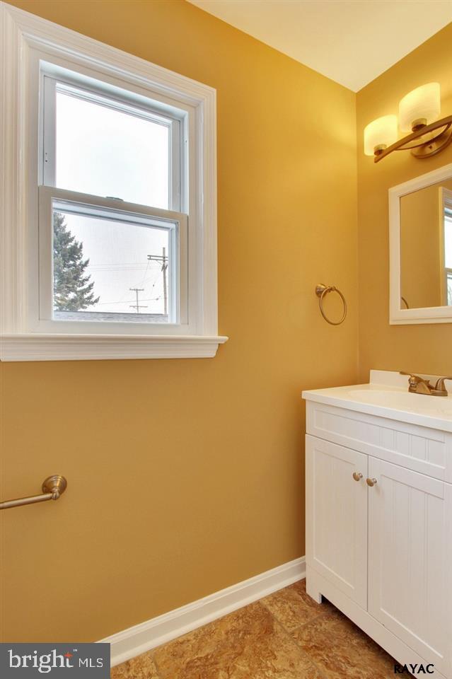 2015 Grandview Road Hanover, PA 17331 - Photo 13 of 25