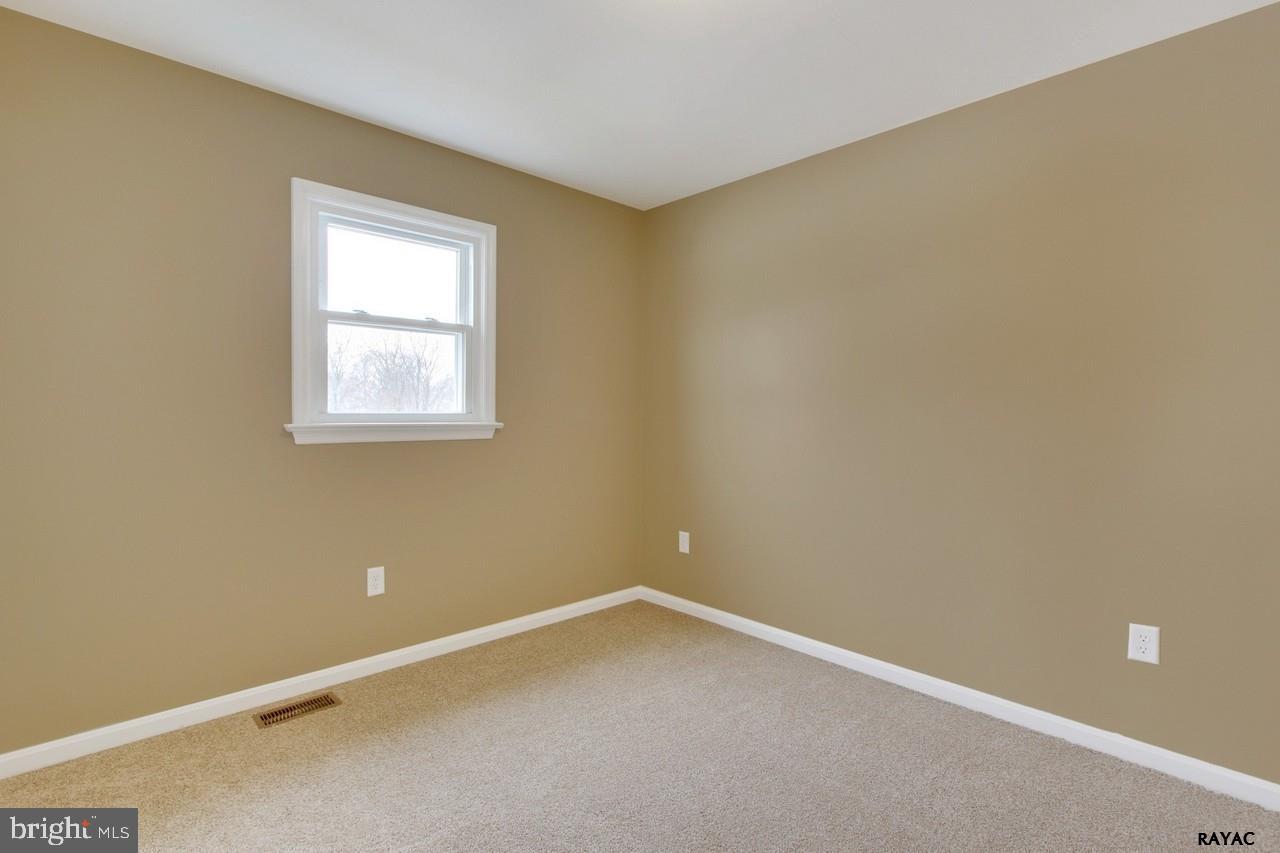 2015 Grandview Road Hanover, PA 17331 - Photo 17 of 25