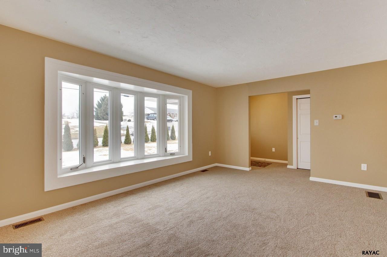 2015 Grandview Road Hanover, PA 17331 - Photo 4 of 25