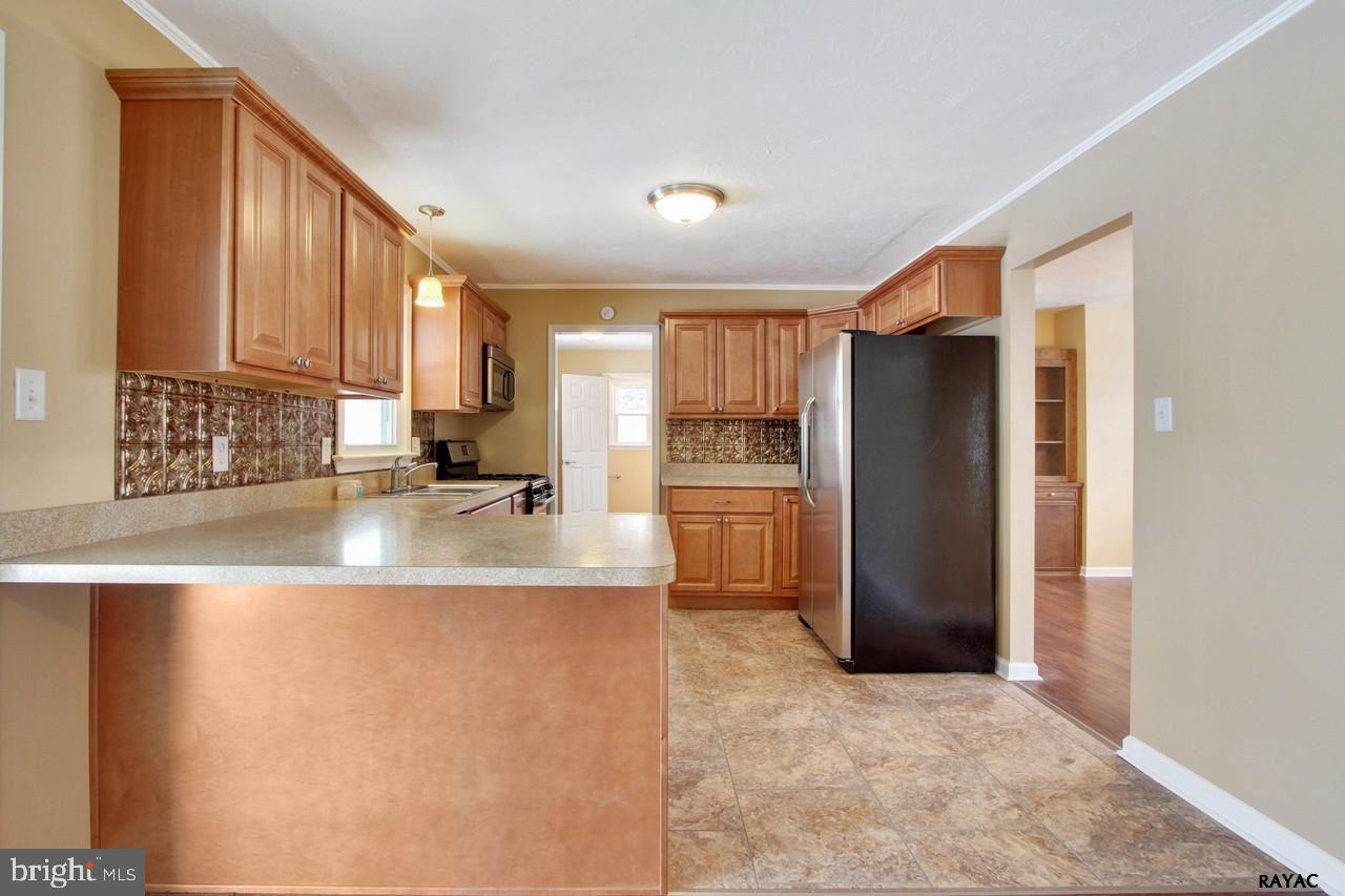 2015 Grandview Road Hanover, PA 17331 - Photo 8 of 25
