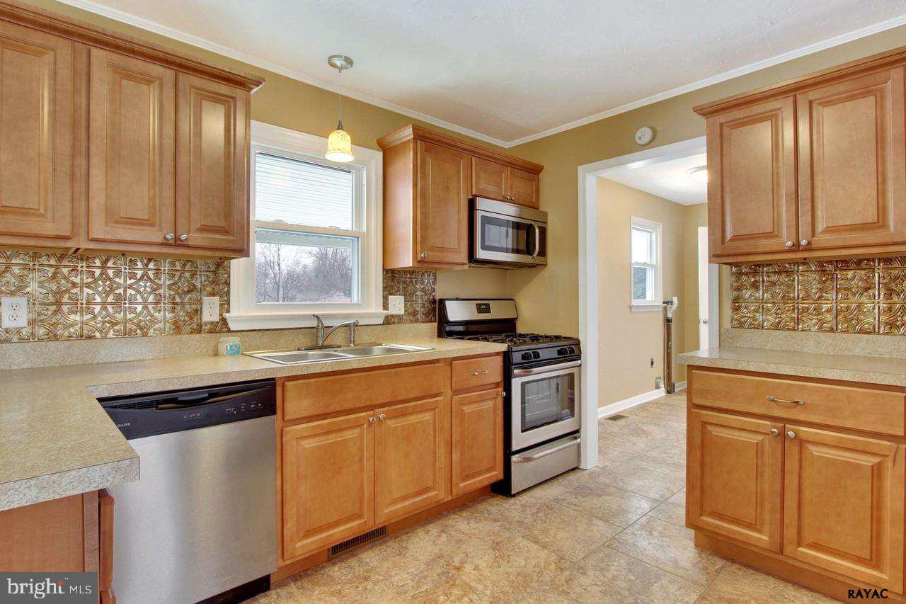 2015 Grandview Road Hanover, PA 17331 - Photo 9 of 25