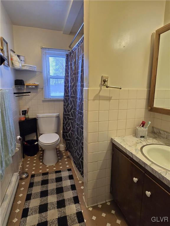 5388 Chapmans Road Orefield, PA 18069 - Photo 10 of 27 Full Bath Front Unit