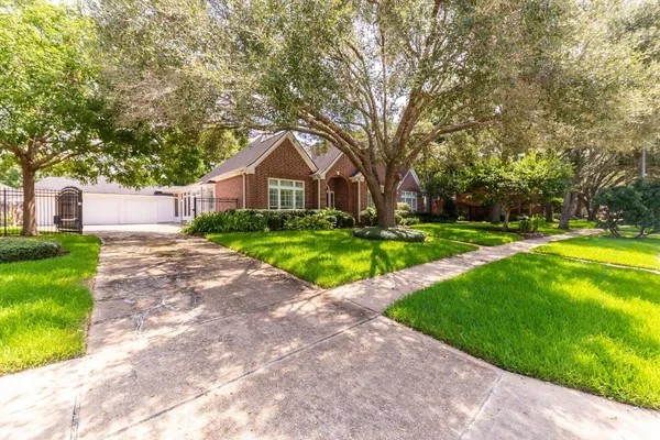 $3,700 | 4915 Keneshaw Street, Sugar Land, TX 77479