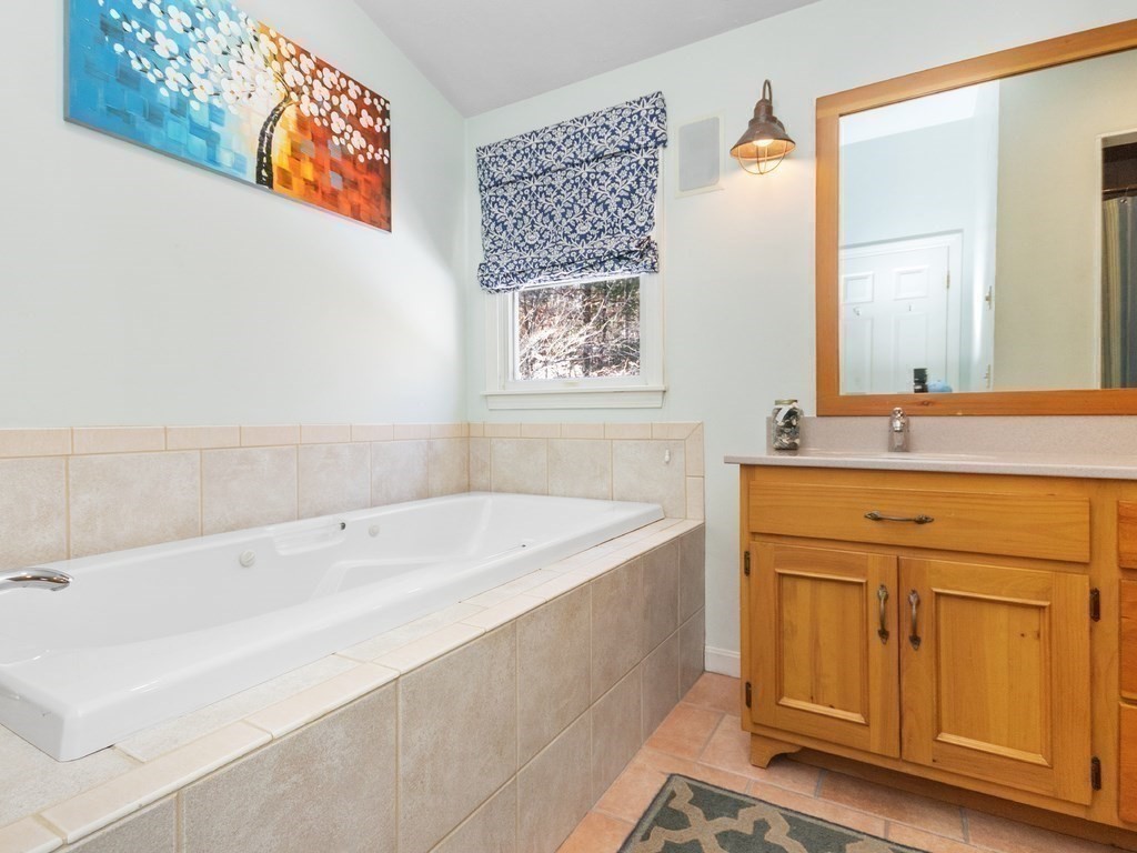 4 Castle Road Norfolk, MA 02056 - Photo 24 of 42 Gallery Image 24