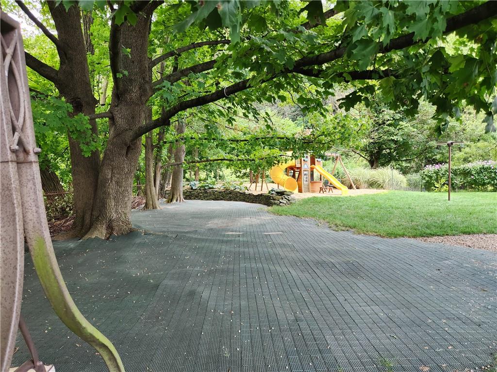 9 South Spring Street Pittsburgh, PA 15223 - Photo 14 of 22 a view of a backyard