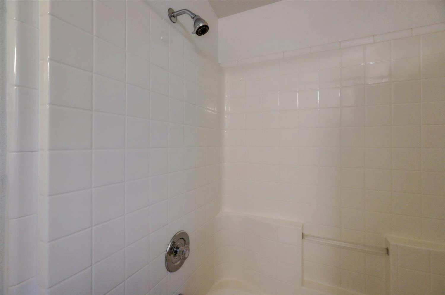 251 Willow Valley Road, Unit 17 Nevada City, CA 95959 - Photo 25 of 58 a bathroom with a shower