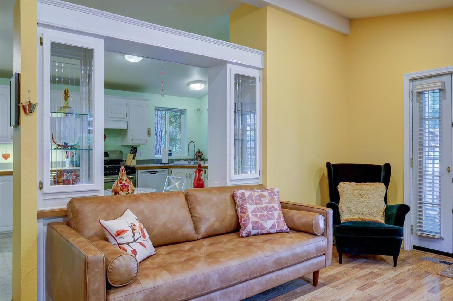 251 Willow Valley Road, Unit 17 Nevada City, CA 95959 - Photo 10 of 58 a living room with furniture and a wooden floor