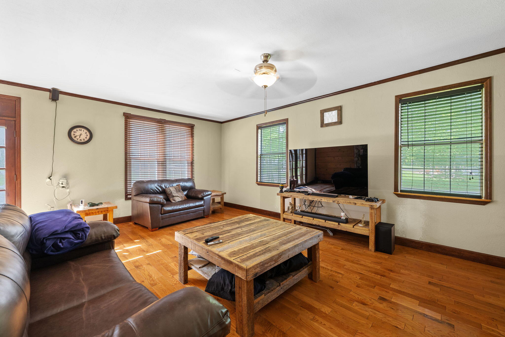 968 Worley Chapel Road Trenton, GA 30752 - Photo 7 of 40 living room